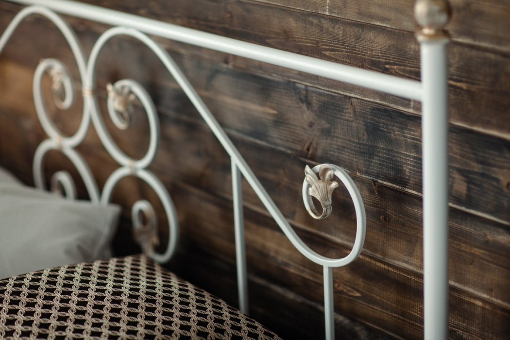 Кованые кровати, Кованая кровать Камелия 1.4 с двумя спинками